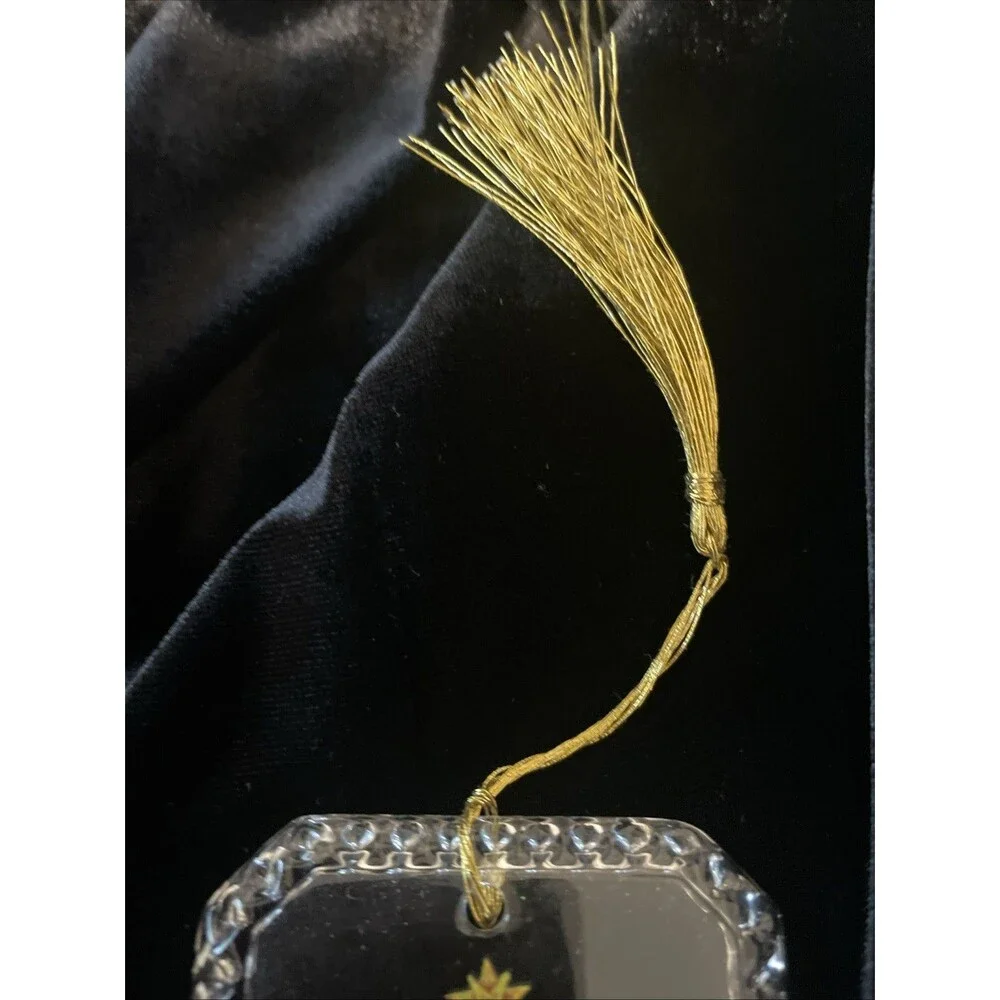 AVON 1987 Lead Crystal Christmas Tree Ornament 24% Full Lead Crystal 3.5